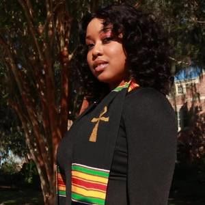 Meet your Posher, Iyahana